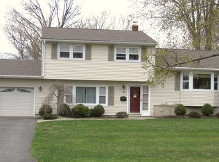 13 Green View Dr, Pequannock, NJ 07440