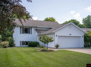 1683 La Mar Dr, North Mankato, MN 56003