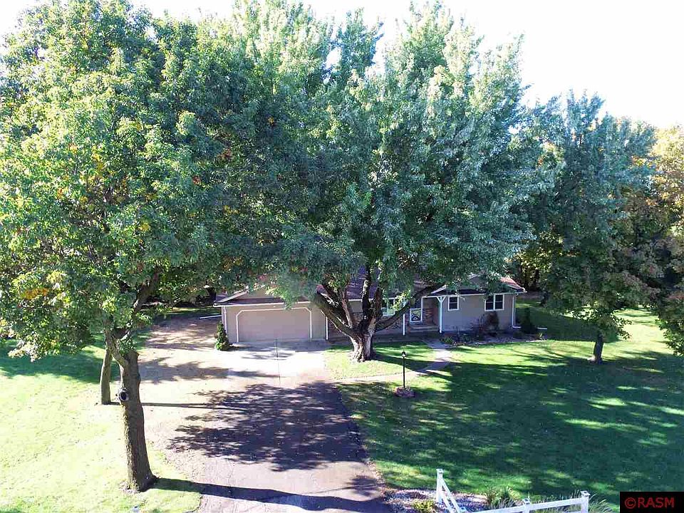 1st image of 229 Mapleridge Dr