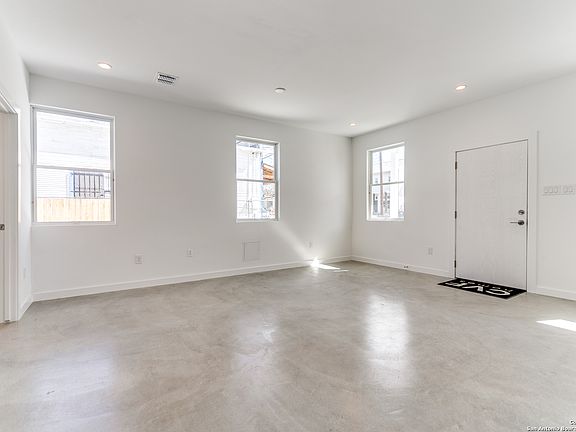 5th image of 415 Hays St #1