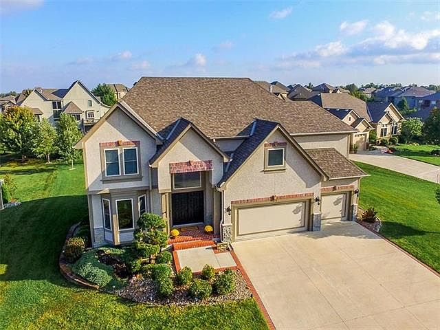 1st image of 1613 NE Woodland Shores Dr