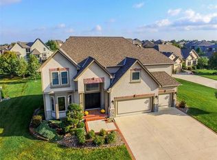 1613 NE Woodland Shores Dr, Lees Summit, MO 64086