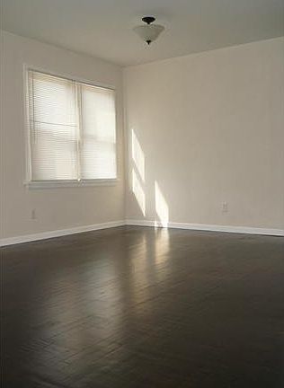 5th image of 4156 Davis St
