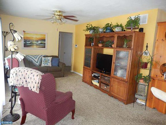 3rd image of 40 Saint John Dr