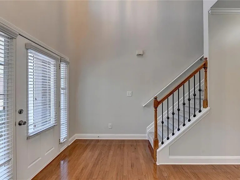 522 Suwanee Oaks Dr — Photo 5