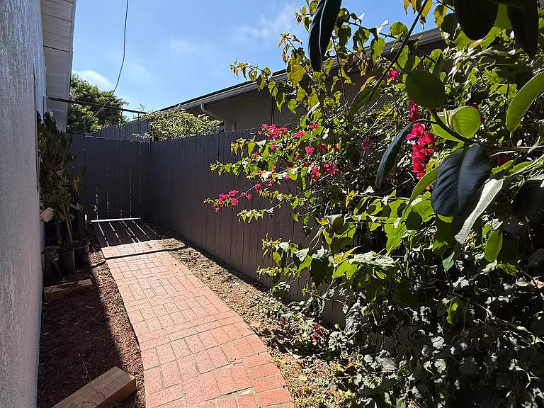 8862 La Jolla Scenic Dr N — Photo 24