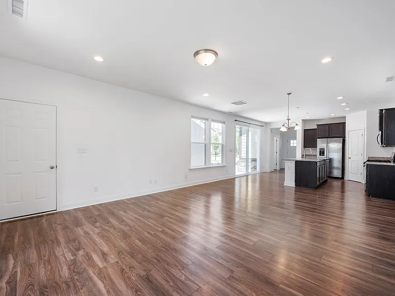 7003 Pickett Pl — Photo 5