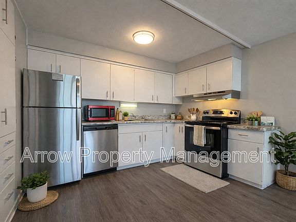 3rd image of 2501 N St APT 405