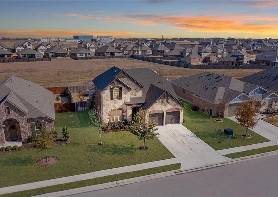 1st image of 6825 Leonardo Dr