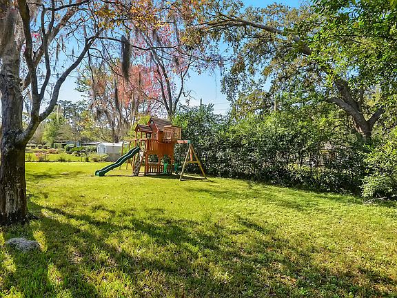 4th image of 7205 Hanson Dr N