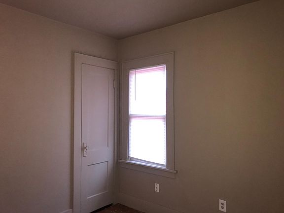 3rd image of 551 E 26th St #2