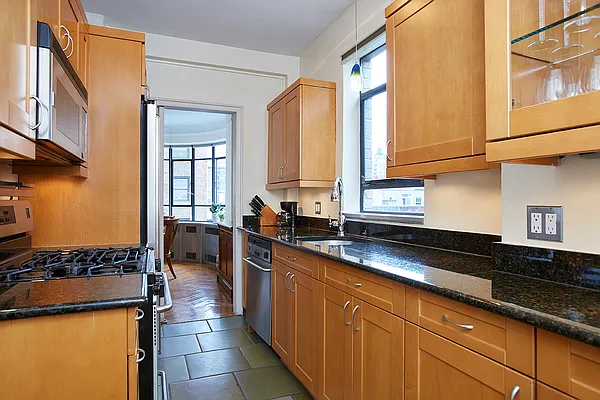 Sold by Keller Williams NYC | media 13