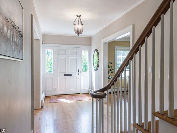 3rd image of 7 S Brookwood Dr