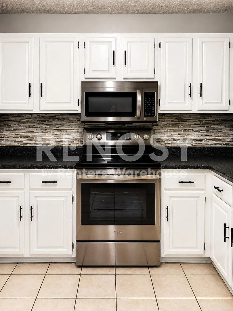 Available Now - $2,300/Month | Spacious 3BR/2BA Twin Home in Eden Prairie — Photo 2