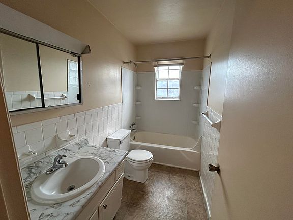 5th image of 924 Mountain View Rd #9