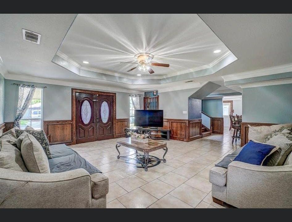 1st image of 955 Crestbrook Dr #B
