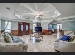 955 Crestbrook Dr #B, Houston, TX 77038