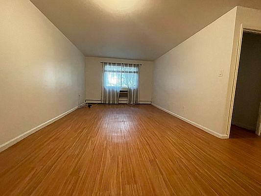 2nd image of 1447 Dekalb Ave APT 2R