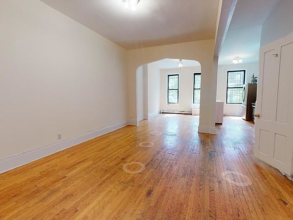 2nd image of 332 E 86th St APT 3