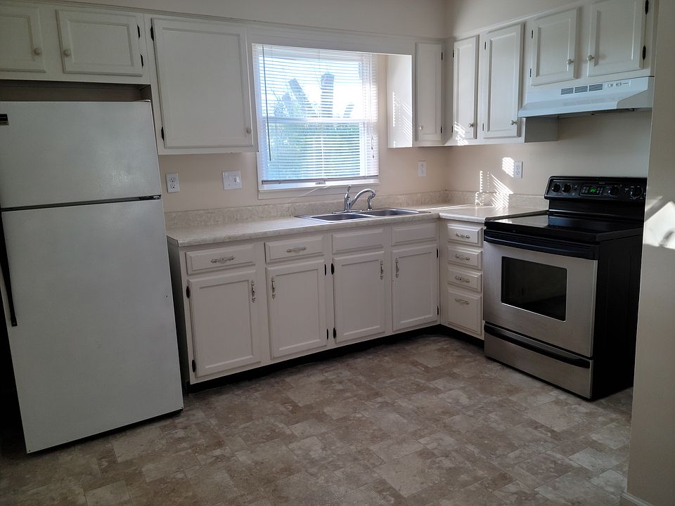 2nd image of 316 Maplewood Blvd #A