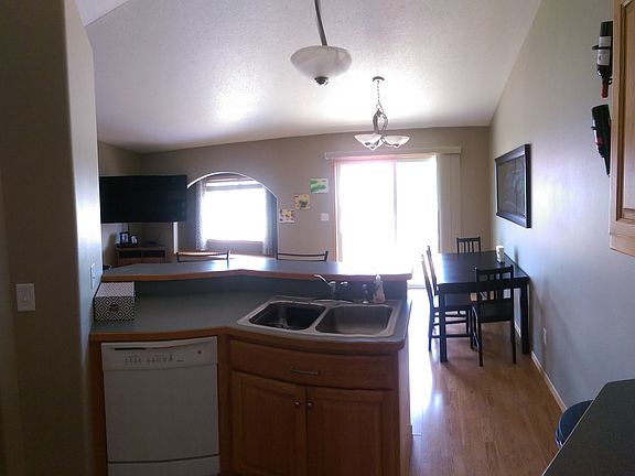 5th image of 1027 11th St W