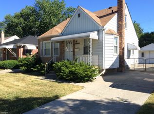 20001 Elkhart St, Harper Woods, MI