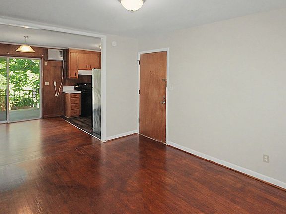 4th image of 4121-2 Walker Rd