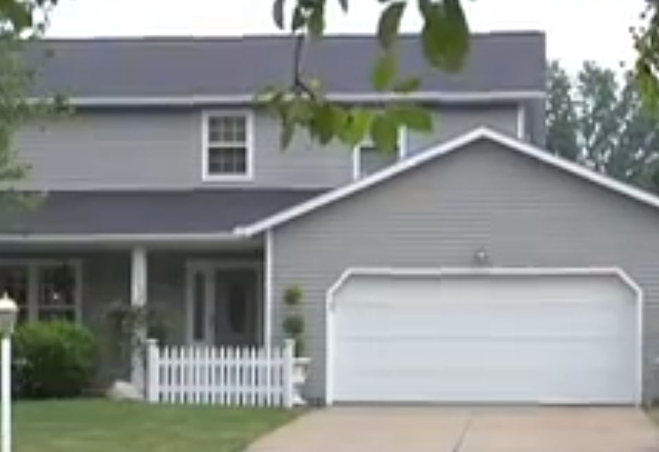1st image of 32688 Greenwood Dr