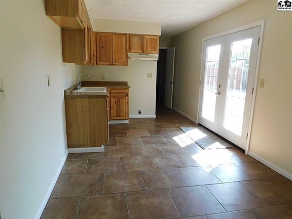 4th image of 405 Crystal East Ave