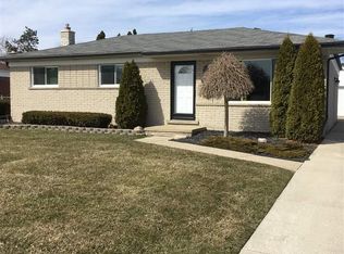8715 Hamilton Dr E, Sterling Heights, MI 48313