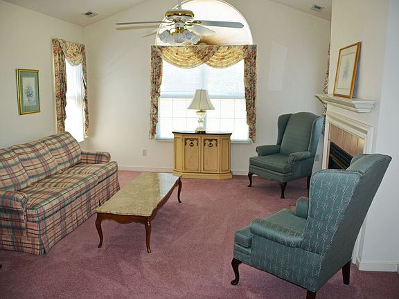 Large, bright Living Room