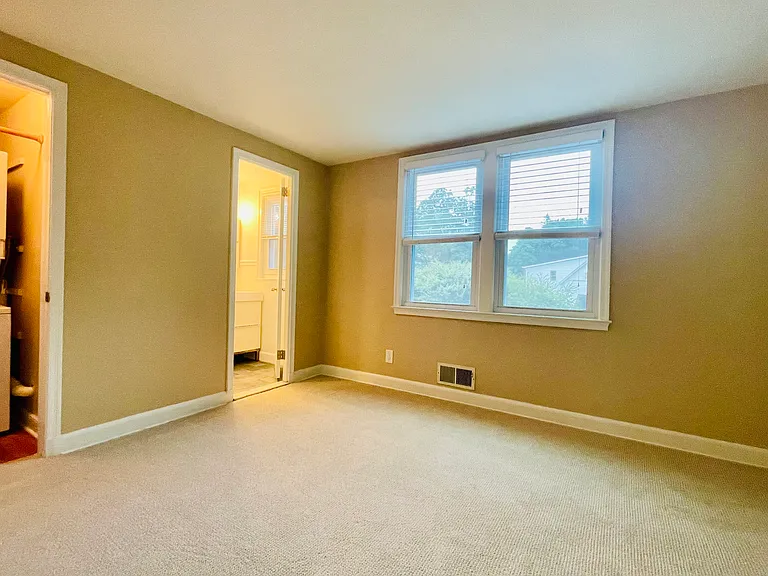 806 Hall St #2 — Photo 9