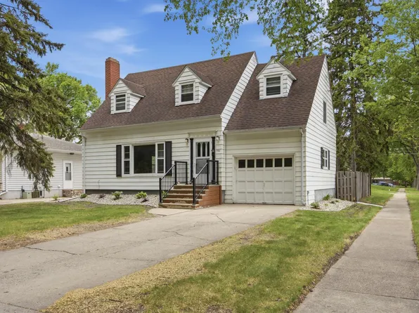 1101 11th St S, Moorhead, MN 56560