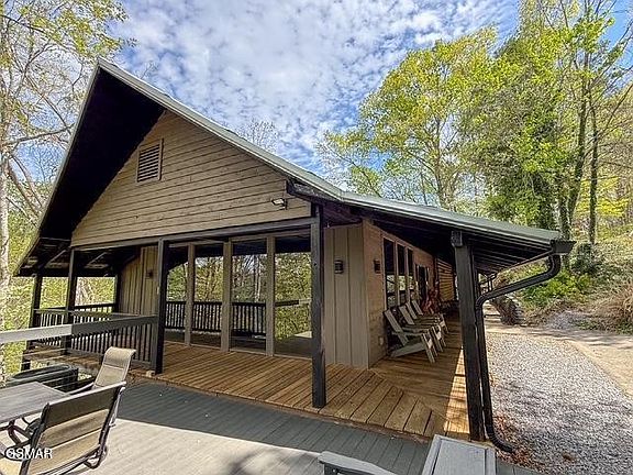 4th image of 1421 Silver Poplar Ln