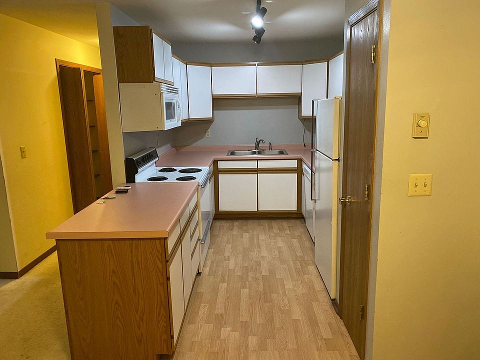 805 W Allman St Apartment Rentals Medford, WI Zillow
