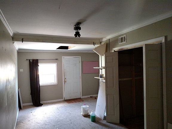 enclosed garage/laundry room