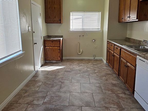 4th image of 505 33rd St APT C