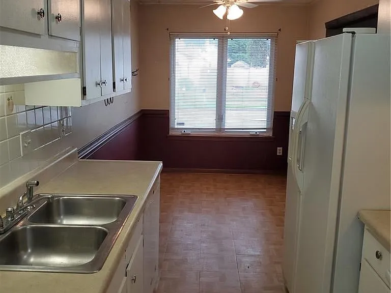 953 Dallas Ct — Photo 11