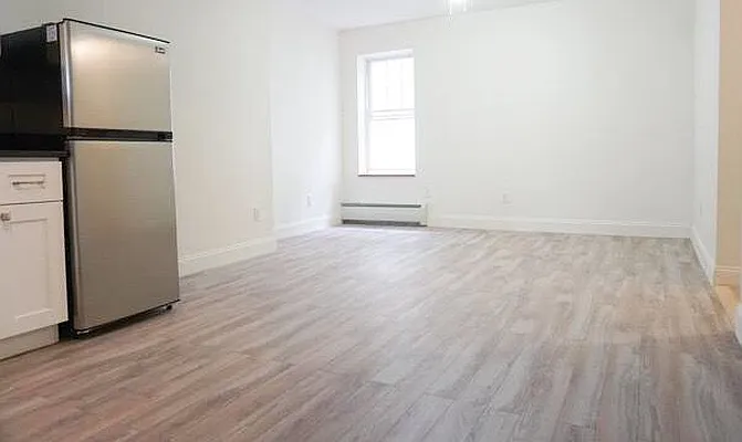 Rented by Warburg | media 10