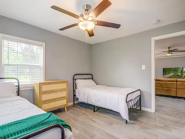 541 Circle Dr — Photo 29