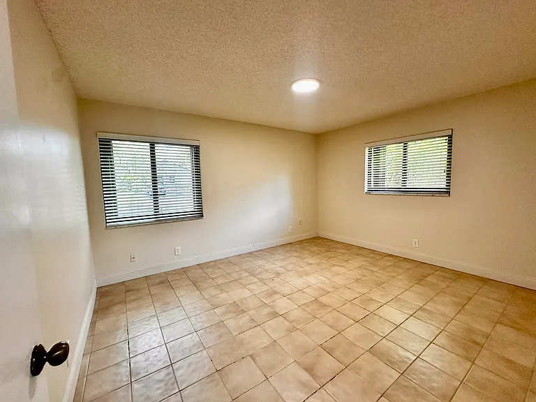 3752 Arelia Dr S — Photo 30