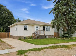 111 3rd St, Hague, SK S0K1X0