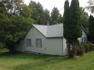 123 Dobson Dr, Iron River, MI 49935