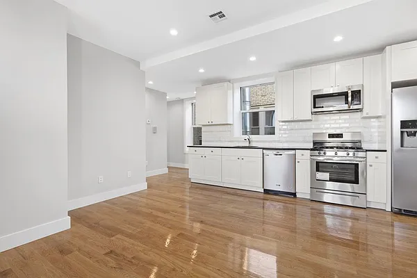 Rented by Corcoran | media 21