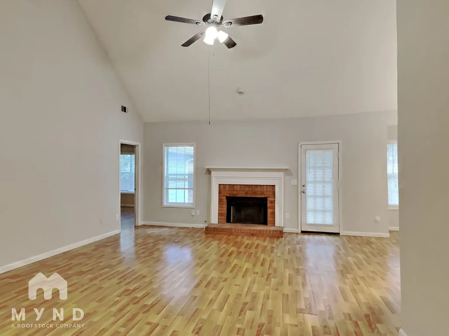 3 bed, 2.0 bath, 2269 sqft, $2,125 — Photo 4