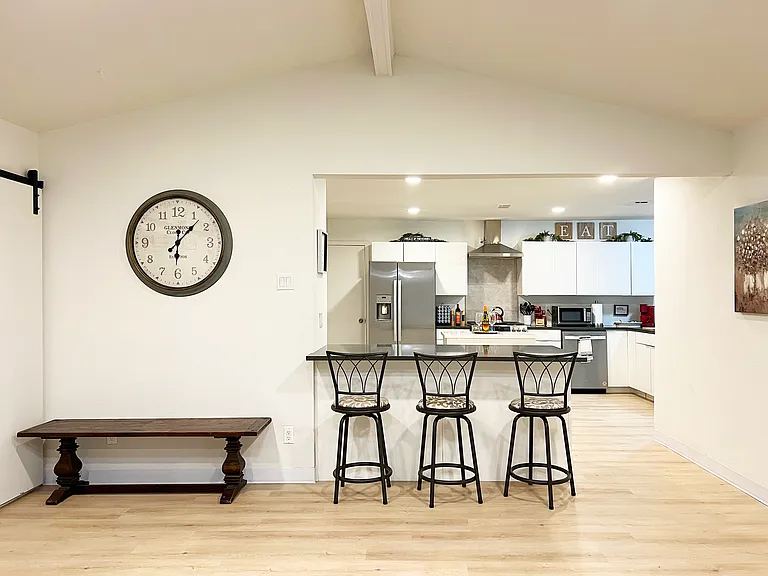 9241 Markanne Dr — Photo 25