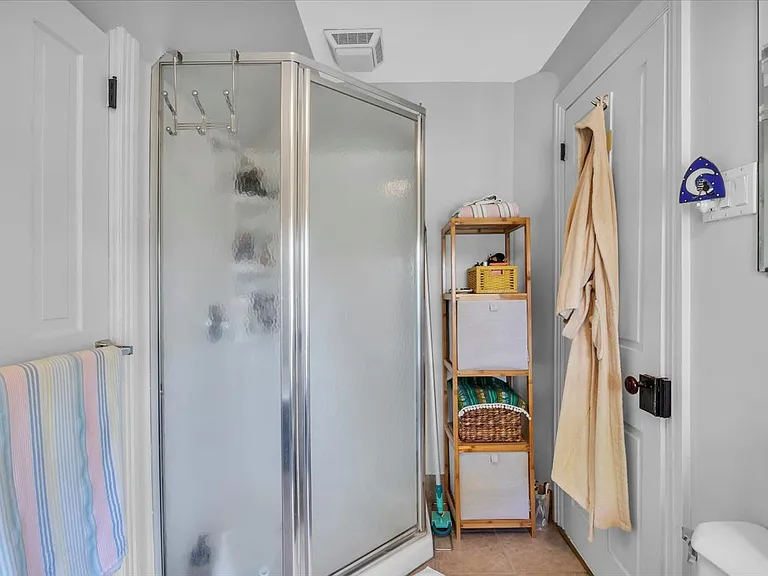 16 Lincoln Ave #4 — Photo 18