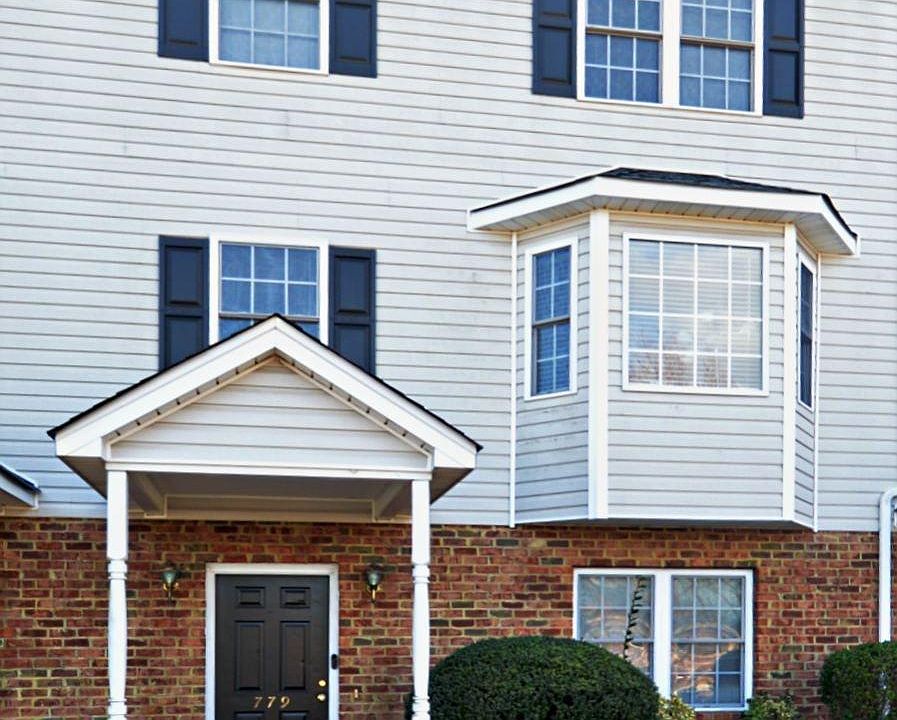 1st image of 779 Wyndhurst Dr