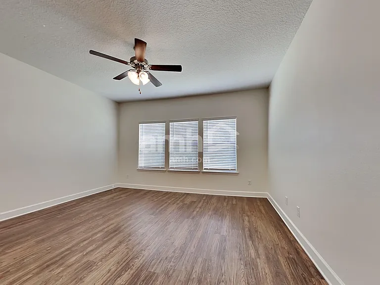 814 Rocking Chair Ln — Photo 6