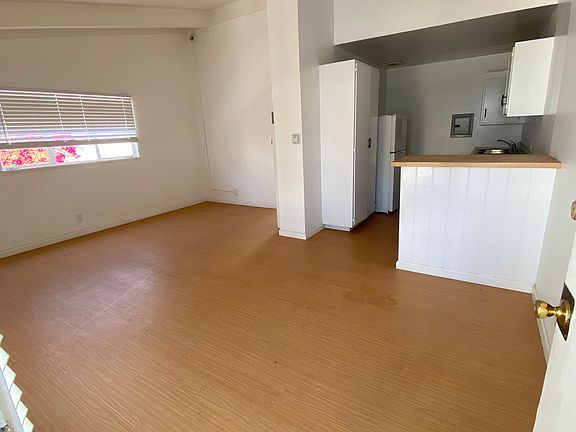 3rd image of 1904 S Robertson Blvd #7B